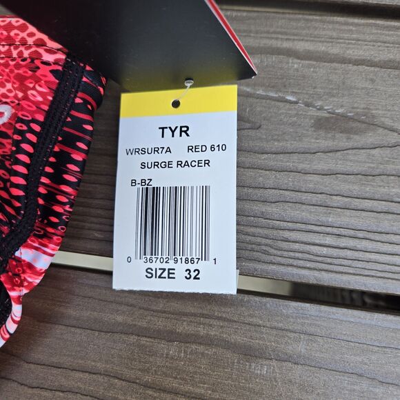 New TYR Men's Durafast Surge Swim Racer Brief Red SZ 32 New - Picture 3 of 3